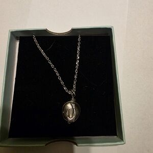 Elegant Silver Pendant Necklace